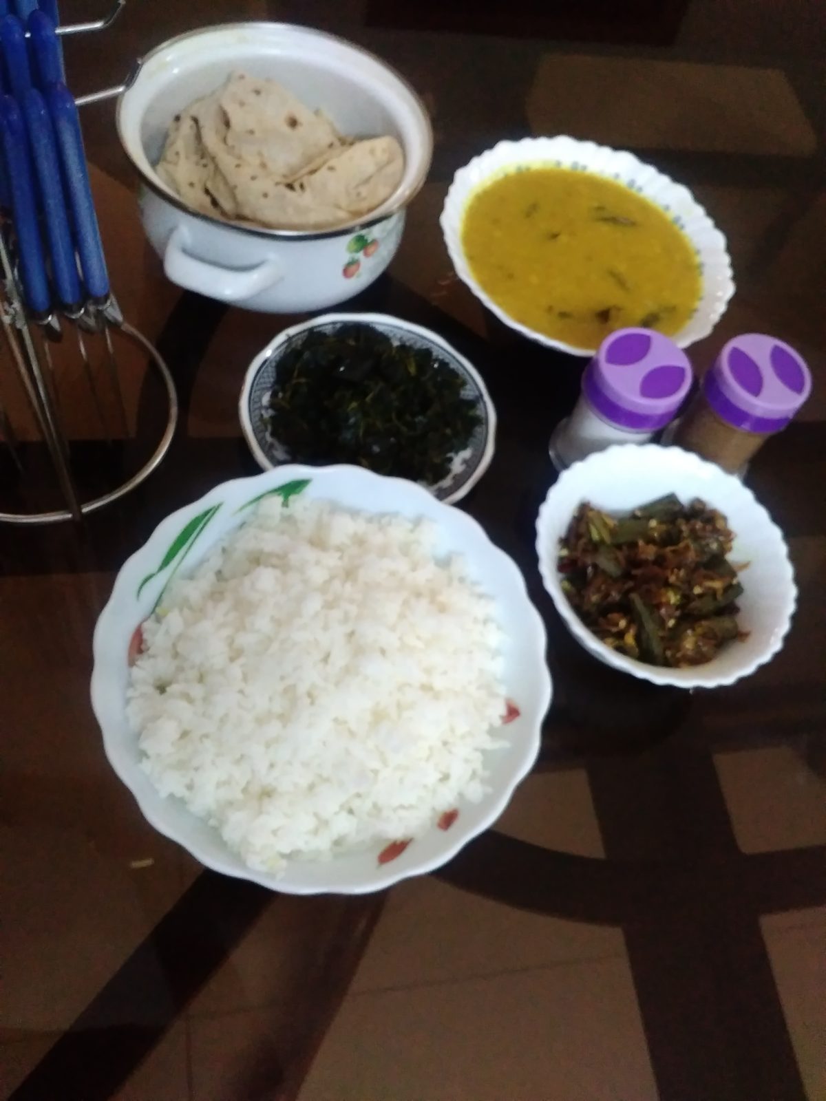 Dal Palak + 2 Roti