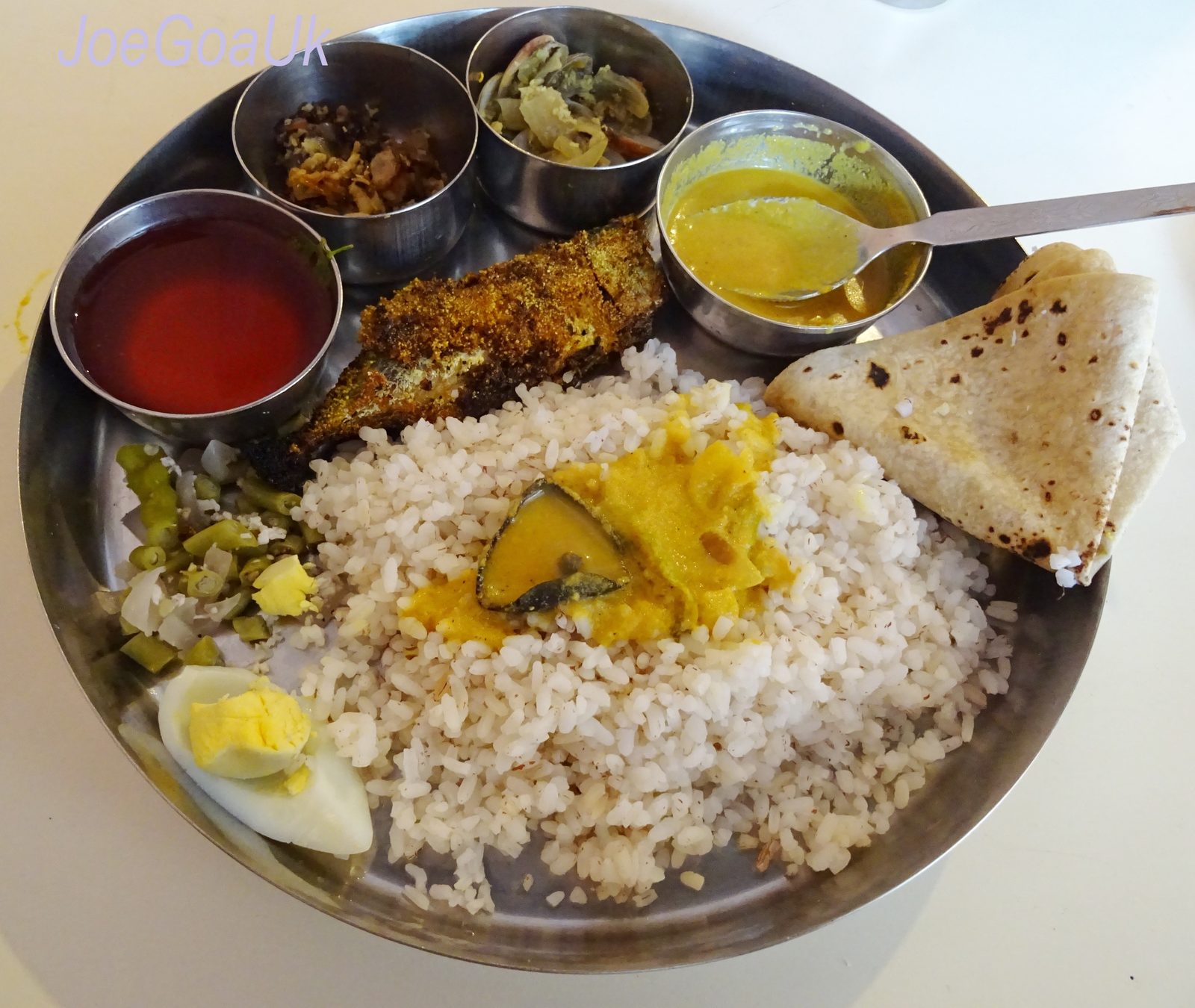 Egg Curry + 2 Roti